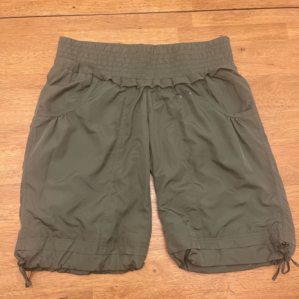 Adidas Athletic Womens Shorts Size Medium Sage Green